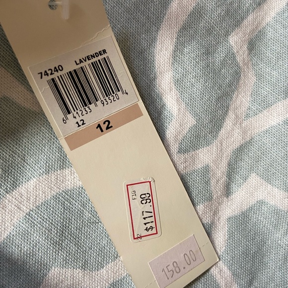 Cream and Gold Dress - Picture 3 of 9